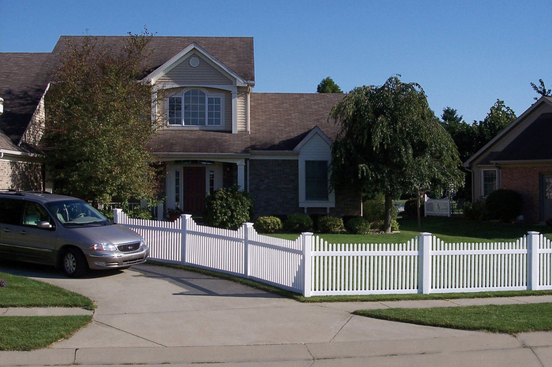 Remington Vinyl Fencing | Digger Specialties, Inc.