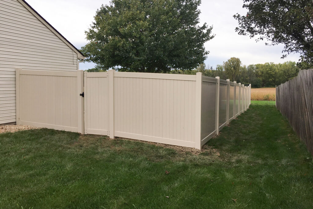 Superior Vinyl Privacy Fencing | Digger Specialties, Inc.