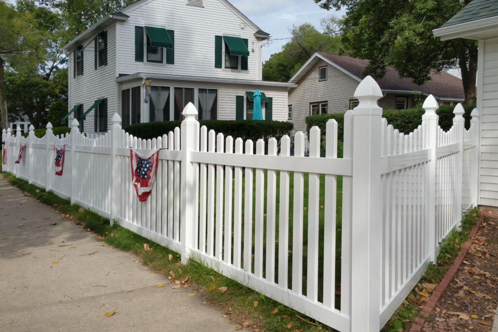 Supreme Picket Vinyl Fencing Digger Specialties Inc